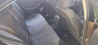Volkswagen Jetta - 7