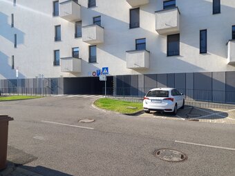 Vonkajšie parkovacie miesto Slnečnice, zóna mesto pred A2 - 7