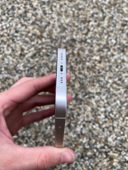 IPhone 13 - baterie 100% - 7
