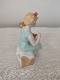 Royal dux dievča s macíkom porcelánová soška - 7