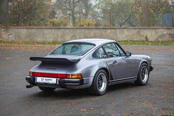 Porsche 911 Carrera 3.2 - 7