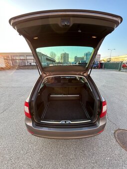 Škoda Superb Combi - 7
