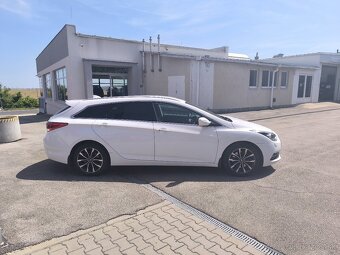 Hyundai i40 SW 1.7 CRDi 104kW/141PS 7DCT Business - 7