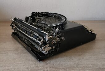 Starožitný písací stroj Remington Portable 3 z roku 1929 - 7
