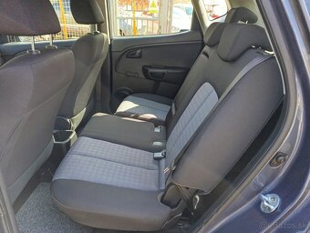 Kia Venga 1.4CRDI M6 16V My WORLD edícia. Rodinné auto. - 7