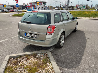 Opel Astra Caravan 1.9 CDTI 88KW 10/2010 - 7