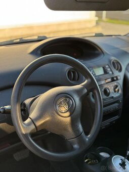 Toyota Yaris 1 - 7