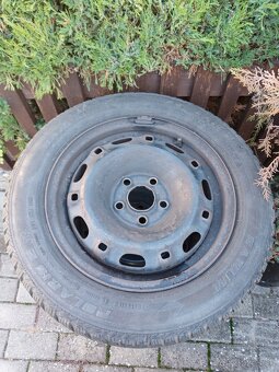 Predám disky zo zimnymi gumami Barum 185 60R14Polaris 185 - 7