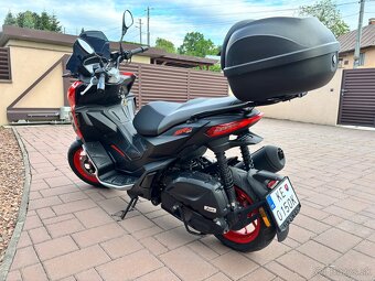 Aprilia SR GT 125 - 7
