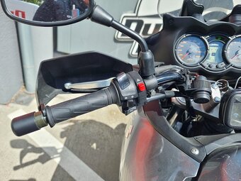 Suzuki DL650 - 7