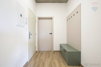 PRENÁJOM: KANCELÁRIE - DUNAJSKÁ STREDA, CZIBÓKOVÁ UL. - 7