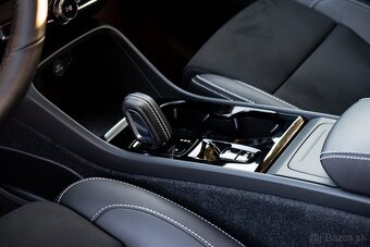 VOLVO XC40 B4 R-DESIGN AWD - 7