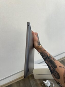 Predám MacBook air 2020 m1 - 7