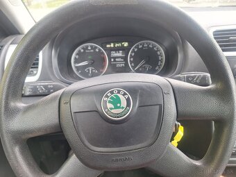 ŠKODA ROOMSTER BENZÍN 2009 - 7