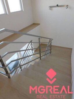 Na prenájom kancelárie od 13 do 18 m² v priemyselnej časti T - 7