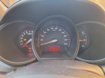 Kia Rio - 7