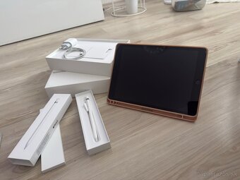 Predám Apple iPad 10.2 (2021) 64GB Wi-Fi - 7