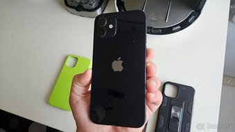 Apple iPhone 12 tmavý - 64GB, zdravie 85% - 7