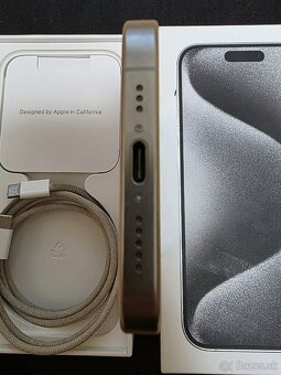 SKORO NOVY iPhone 15pro + príslušenstvo - 7