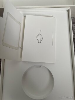 iPad 5th generation 32GB Cellular - 7