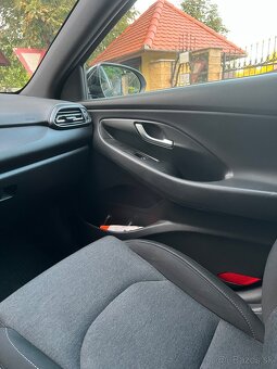 Hyundai i30 Fastback 1.5 T-GDi mHEV 2023 PLAY SR - 7