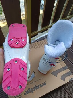 Dievčenské lyžiarky - 7