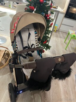 Cybex e-priam by Karolina Kurkova - 7