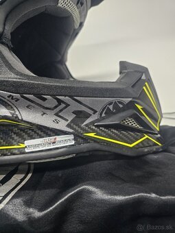 Predám celocarbonovú prilbu Just 1, velkosť M - 7