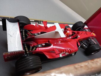 F1 FERRARI F2004 GP BAHRAIN 2004 SCHUMACHER HOTWHEELS 1:18 - 7