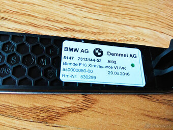osvetlená nástupná lišta na BMW - 7