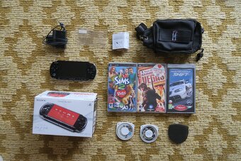 PSP 3004 s krabicou, hrami, púzdrom a ochranným sklíčkom - 7
