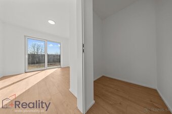 Veľký samostatne stojací štvorizbový rodinný dom na predaj - 7