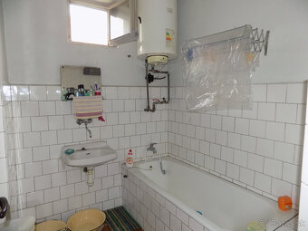 Na predaj 3 izb tehlový dom v centre obce Strekov pri Štúrov - 7