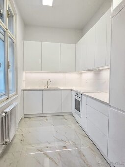 PRENÁJOM staromestský byt / kancelária /ateliér Bratislava I - 7