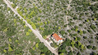Lastovo: Stavebný pozemok pre rodinný dom v jednej z najpoko - 7