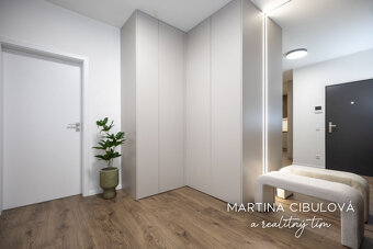 Na predaj 2 izbový štýlový zariadený byt v novostavbe v Bans - 7