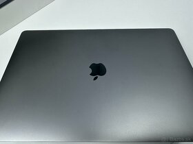 MacBook Pro (15-inch, 2018) - 1 cyklus | i7 | 16GB/500GB  - 7