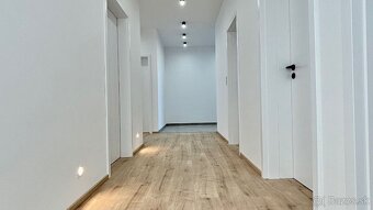 HANISKA - KVALITNÁ NOVOSTAVBA 4 IZBOVÉHO RD, GARÁŽOVÉ STÁTIE - 7