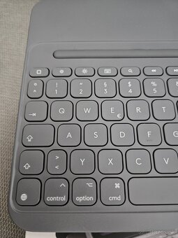 Logitech Slim Folio - Kryt s klavesnicou pre iPad [10th gen] - 7