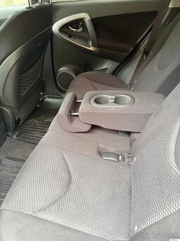 Predám Toyota RAV4 - 7