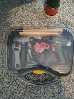 Bosch dielna + náradie - 7