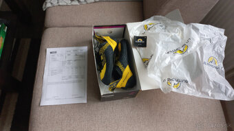 Lezečky La Sportiva Katana Laces Yellow/Black 41,5 - 7
