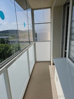Kompletne prerobená garsónka s balkónom v KNM - 7