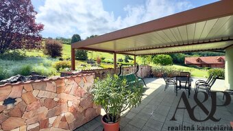 NA PREDAJ VÝNIMOČNÁ RODINNÁ VILA, POZEMOK 8000M2, PRIETRŽ, o - 7