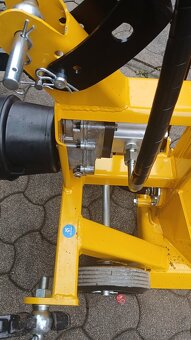 Predám štiepačku BELGER na drevo za traktor 30 T - 7