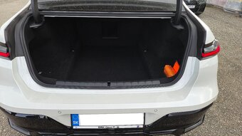 BMW rad 7 740d mHEV xDrive A/T v záruke aj na splátky - 7