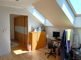 Na predaj rodinný dom s veľkým pozemkom 1968 m2 | Holumnica - 7