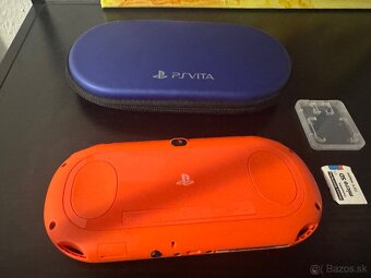 Predám PS Vita 2000 NEON ORANGE +128 Gb karta - 7