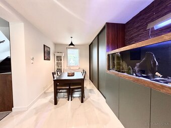 Na predaj príjemný plne zariadený dom s bazénom - 7