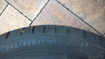 2 ks ZIMNÉ 245/40 R17 95V XL KUMHO cca 7-8 mm LEN 35,-€/kus - 7